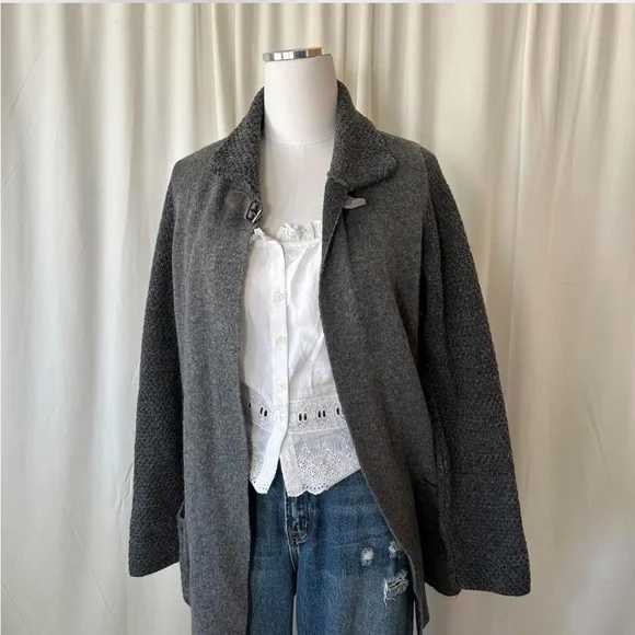 Chiaramente Wool Cradigan sweater Grey  Large. - Picture 2 of 8